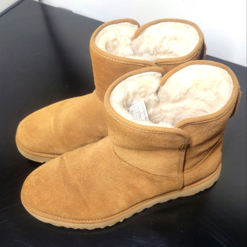 UGG BOOTS SIZE 7 Cory II Genuine Shearling Lined Boot (Women)